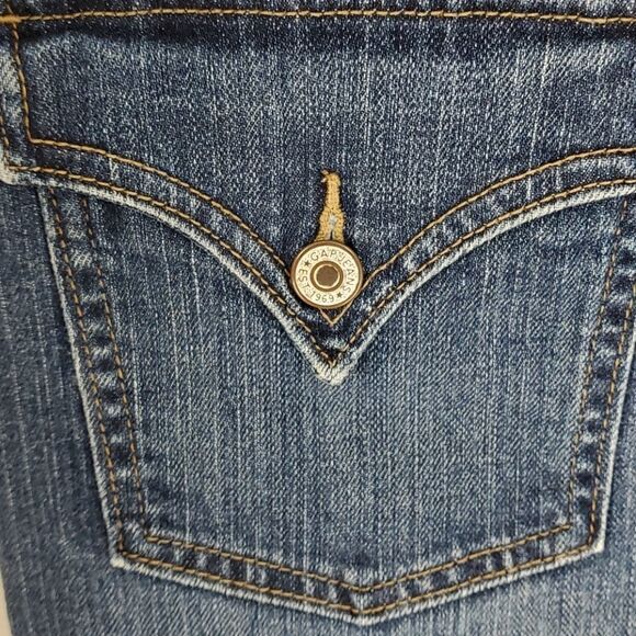 Gap denim mini skirt, size 10. 5 pockets. Wear any place skirt. Mini fun - Picture 5 of 8